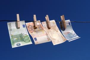 Witwasoperaties voorkomen in het bankkantoor
